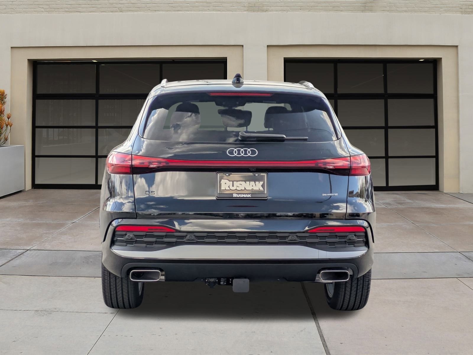 2025 Audi Q5 2.0T Premium Plus photo 2