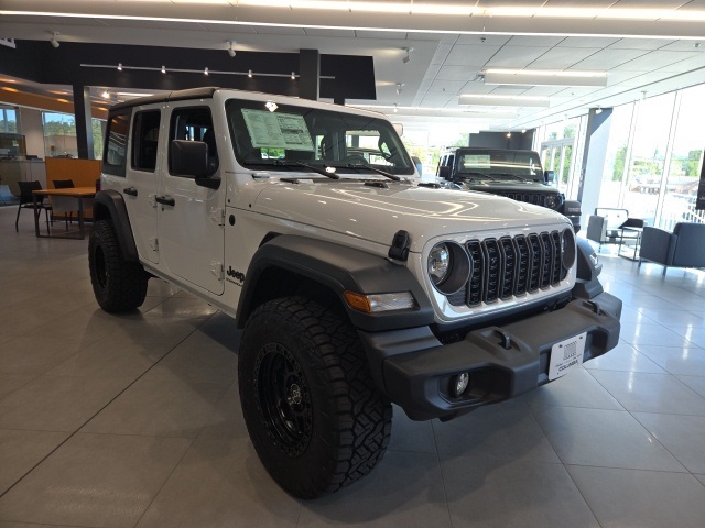 2025 Jeep Wrangler Sport photo 3