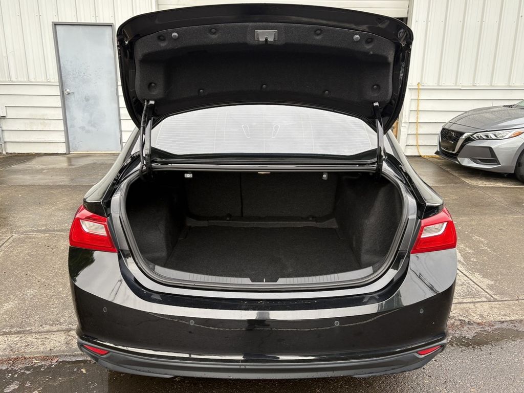 2020 Chevrolet Malibu LS photo 8