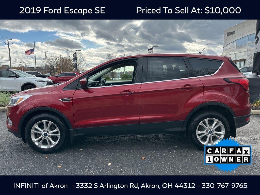 2019 Ford Escape SE photo 2