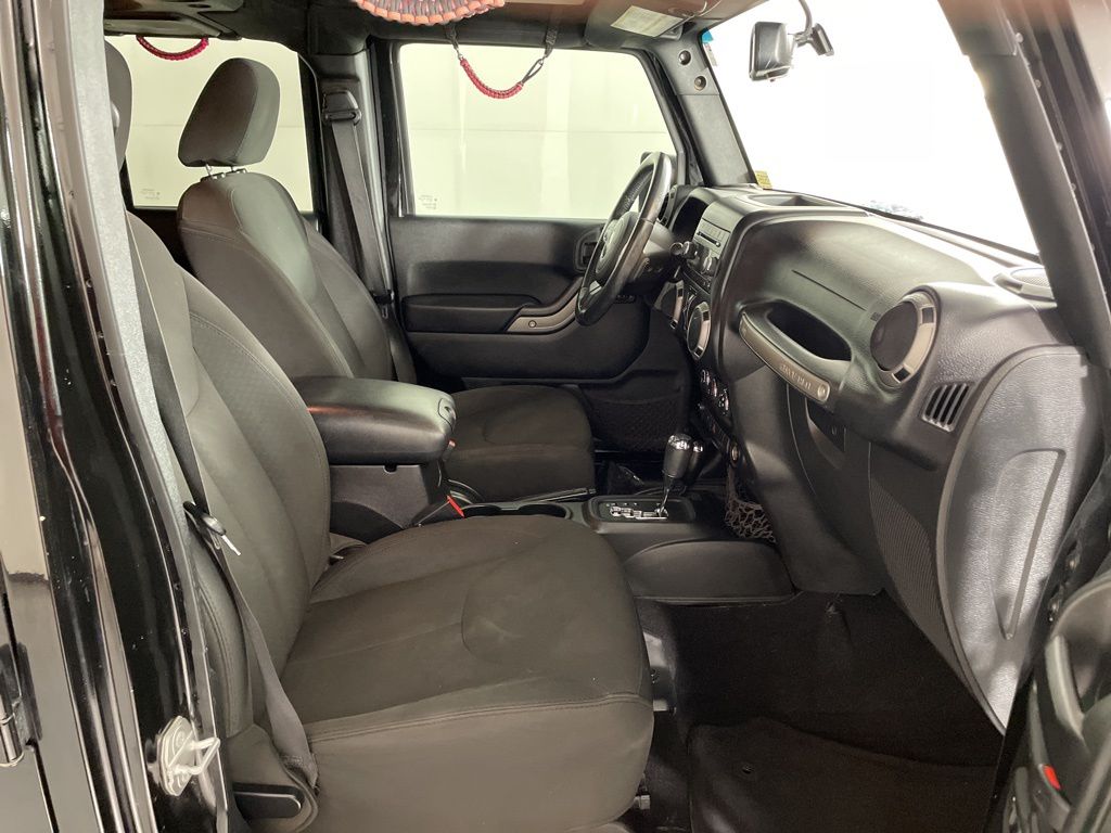 2016 Jeep Wrangler Unlimited Sport photo 36