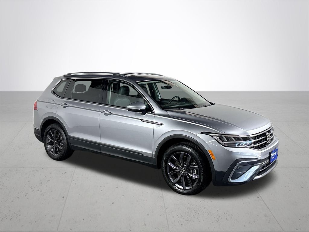 2024 Volkswagen Tiguan SE Wolfsburg Edition photo 4