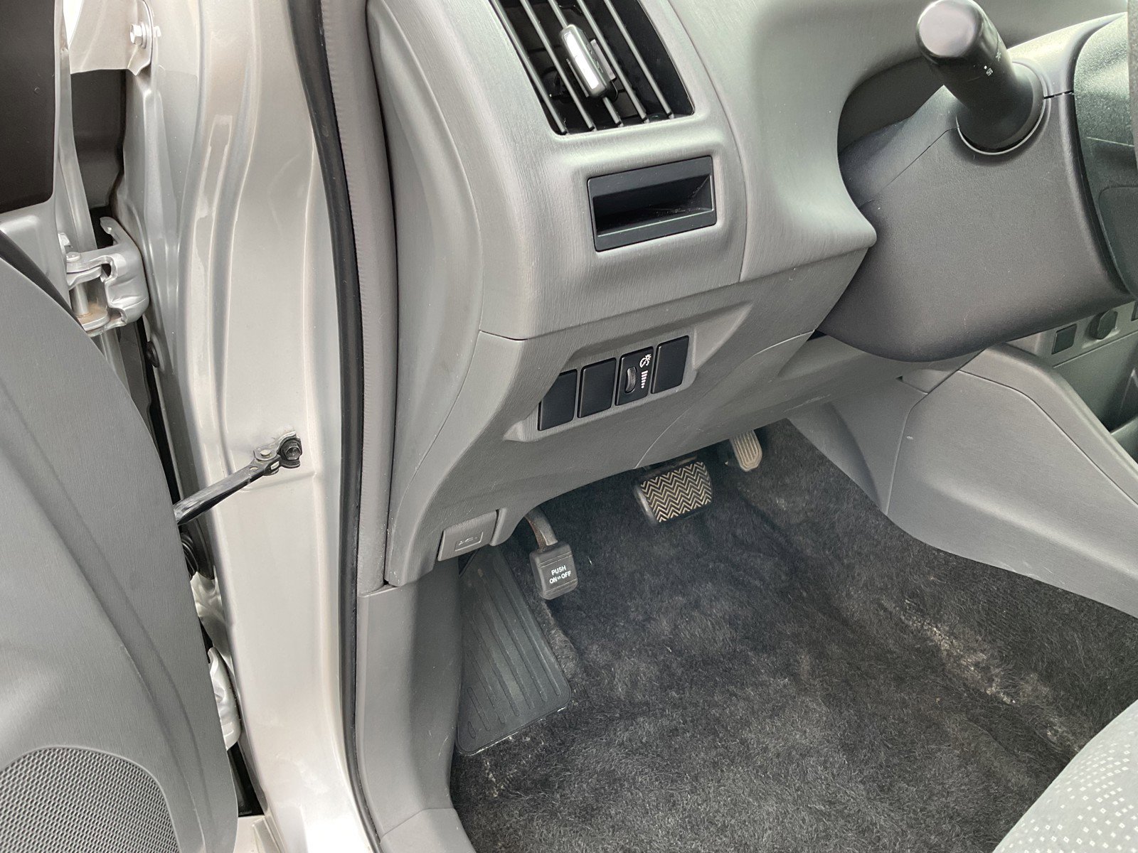 2012 Toyota Prius V Two photo 12