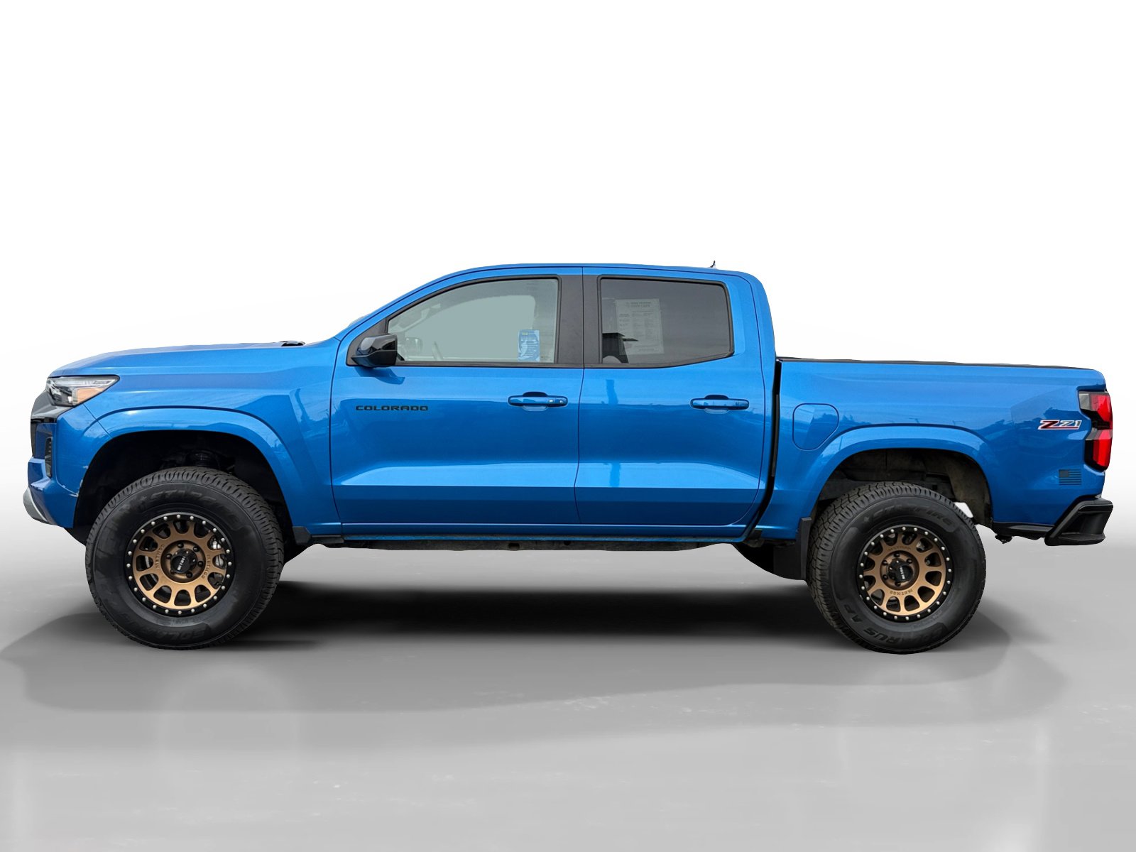 2023 Chevrolet Colorado Z71 photo 2