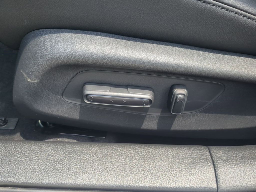 2025 Acura Integra Base photo 19