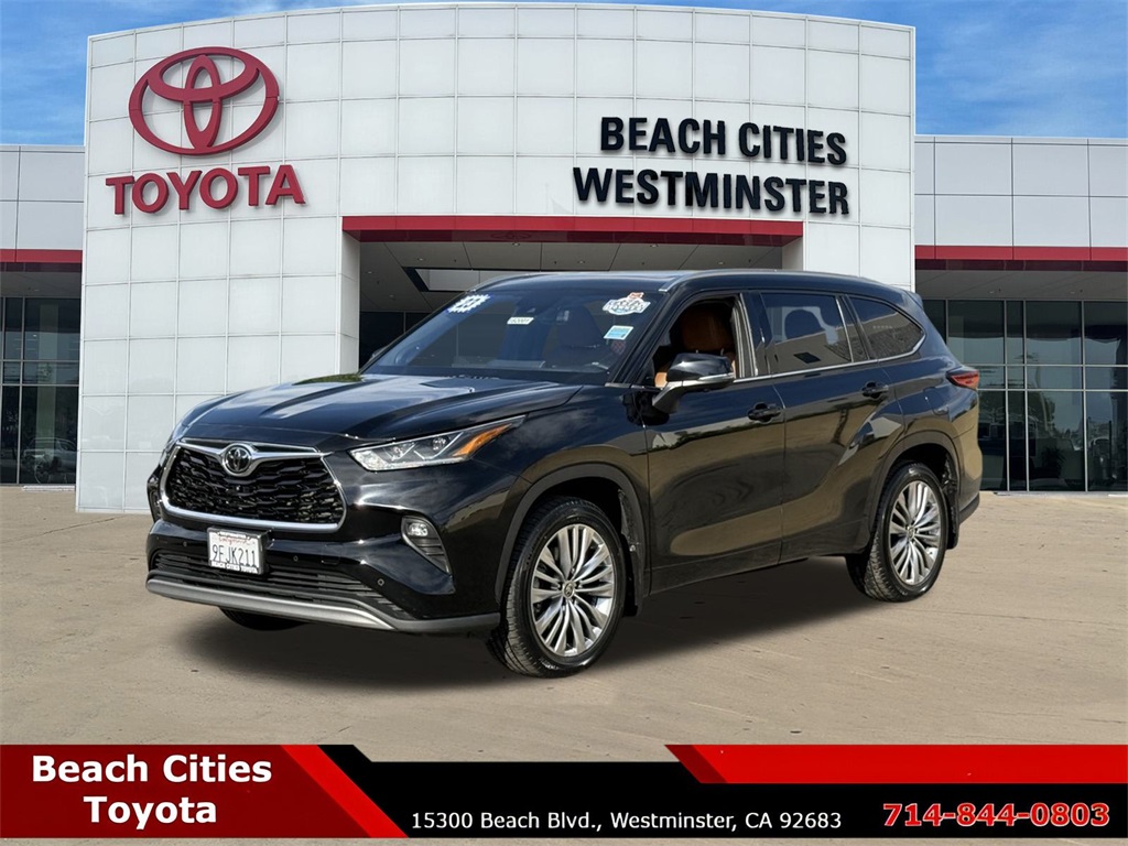 2023 Toyota Highlander Platinum photo 3