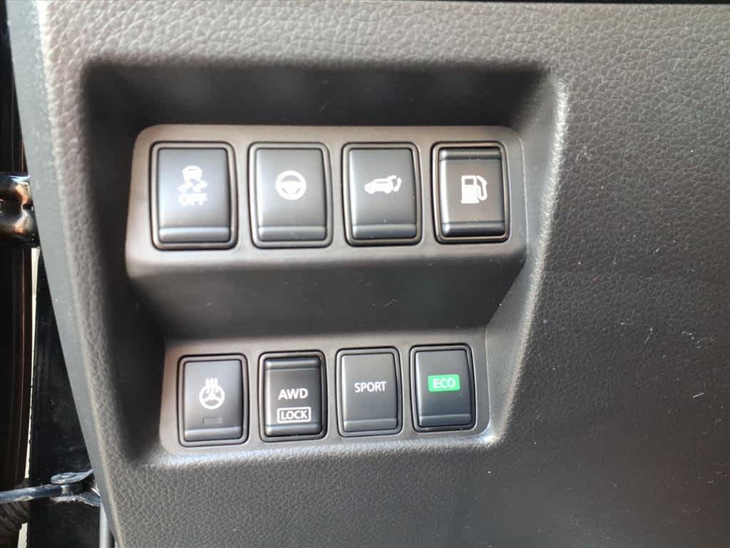 2020 Nissan Rogue SV photo 23