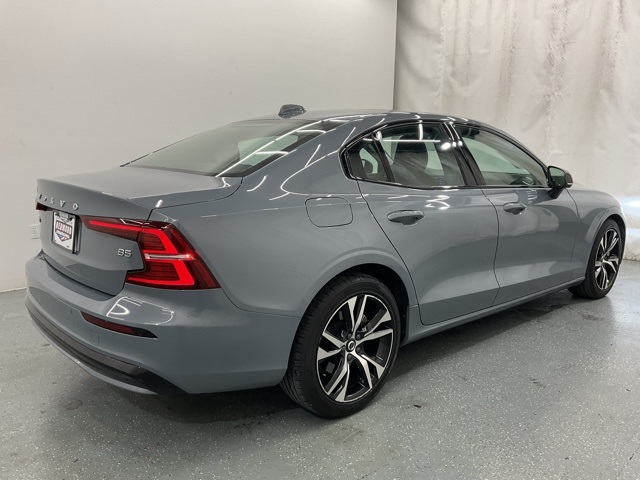 Used 2024 Gray Volvo B5 Core Dark Theme image 7