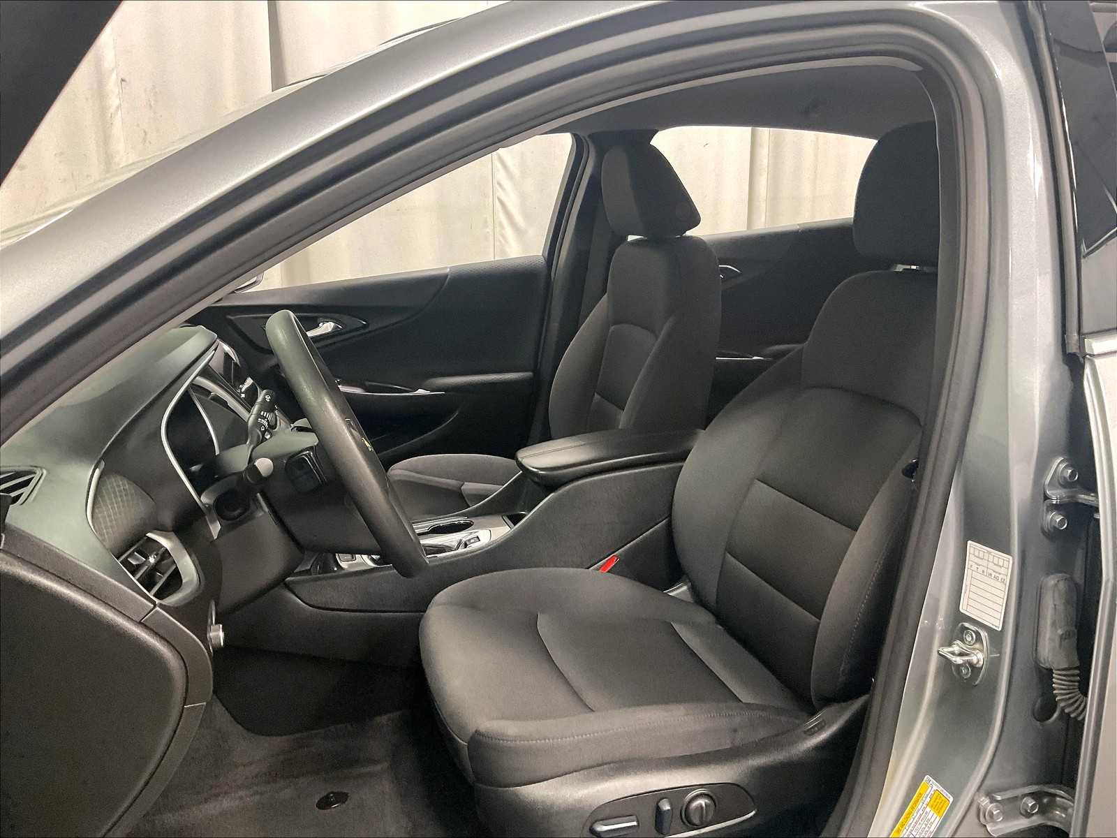 2024 Chevrolet Malibu 1LT photo 9