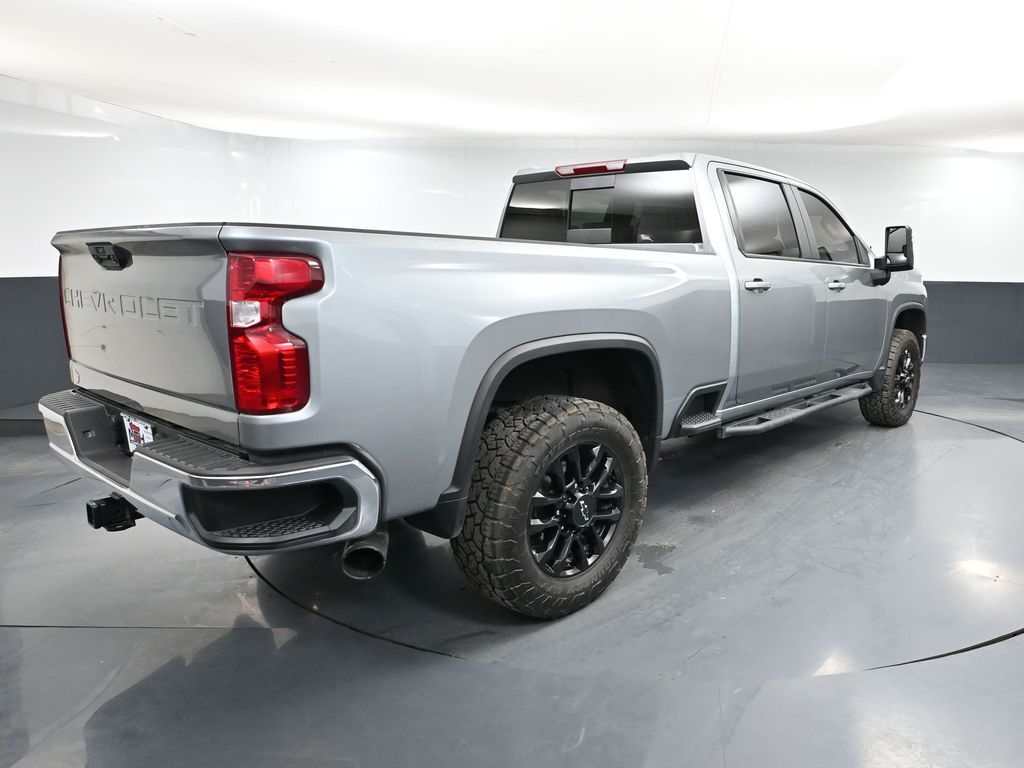 2025 Chevrolet Silverado 2500HD LT photo 4