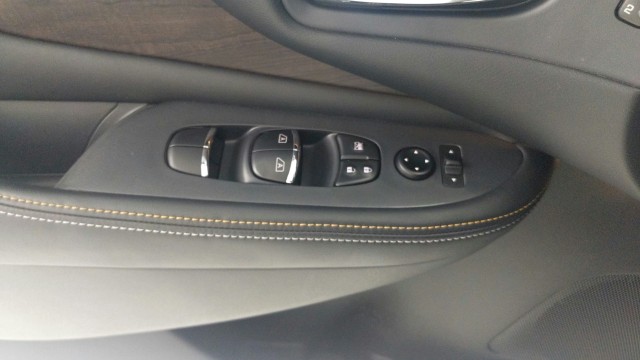 Used 2024 Brilliant Silver Metallic Nissan Platinum image 20