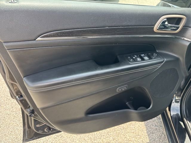Used 2015 Jeep Grand Cherokee Limited with VIN 1C4RJFBG4FC698668 for sale in West Springfield, MA
