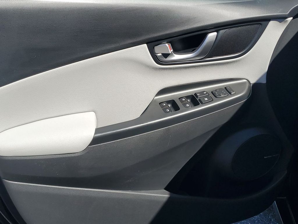 2023 Hyundai Kona Limited photo 37