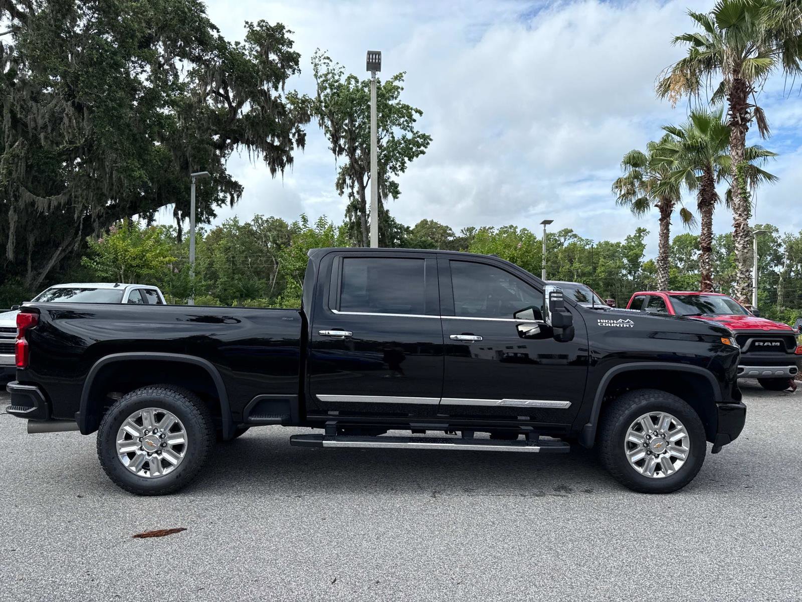 2024 Chevrolet Silverado 2500HD High Country photo 2