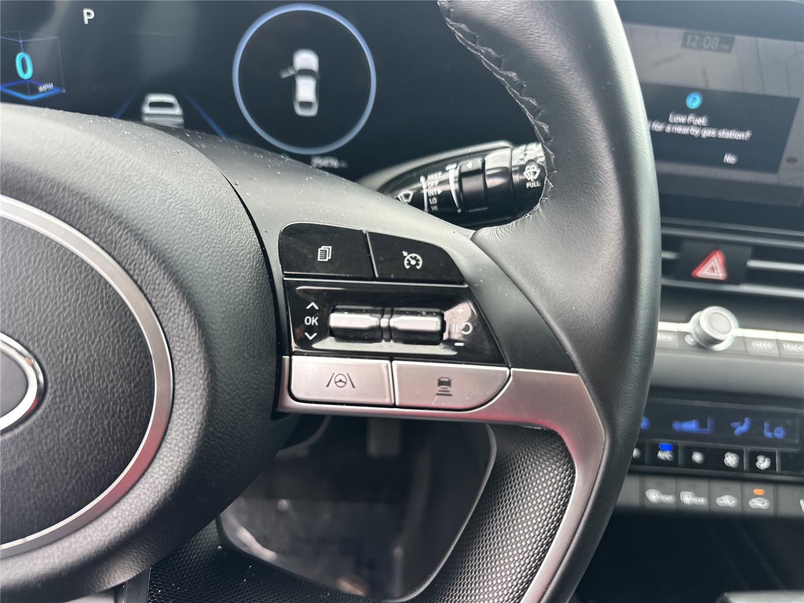 2023 Hyundai Elantra SEL photo 9