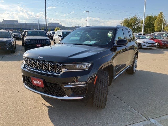 2022 Jeep Grand Cherokee Summit photo 3