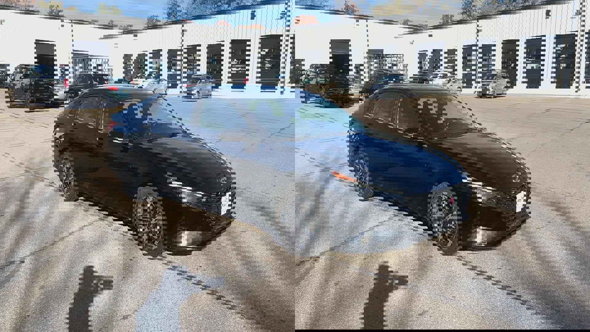 2023 Hyundai Elantra Limited photo 2