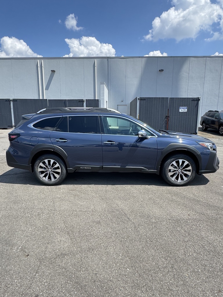 2025 Subaru Outback Touring XT photo 2