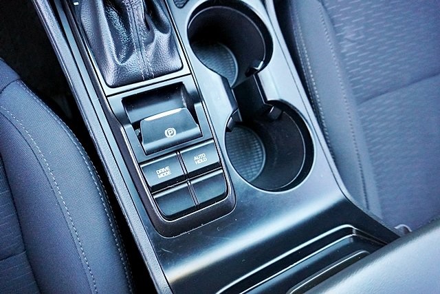 Used 2020 Blue Hyundai SE image 29