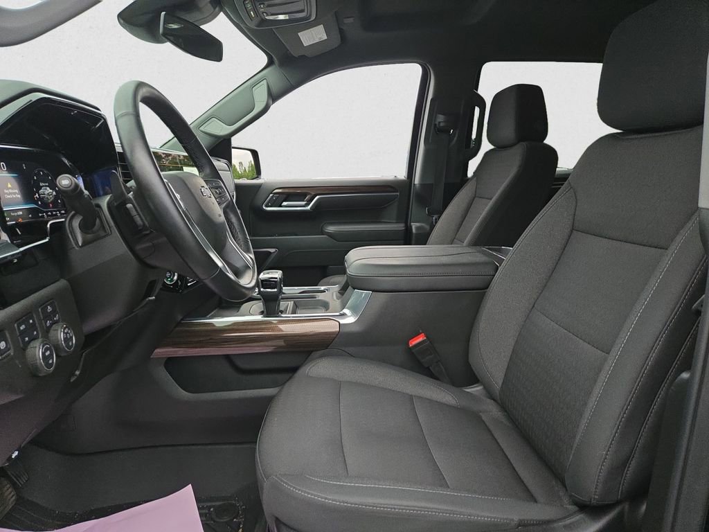2025 Chevrolet Silverado 1500 RST photo 10