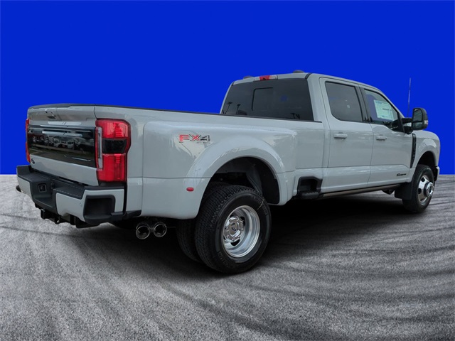 2025 Ford F-350 Platinum photo 3