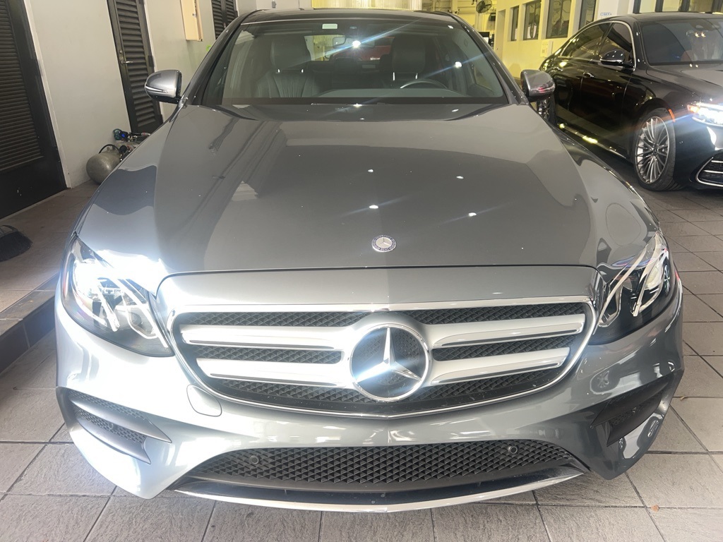 2017 Mercedes Benz E 300 photo 2