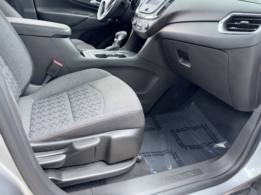 2023 Chevrolet Equinox LT photo 24