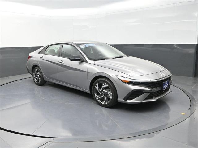 2025 Hyundai Elantra Hybrid SEL Sport photo 2