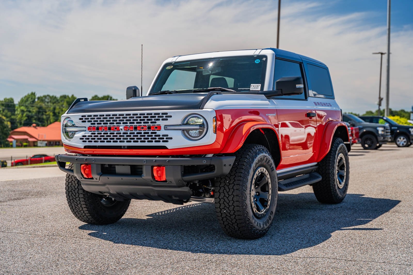 2025 Ford Bronco First Edition photo 3