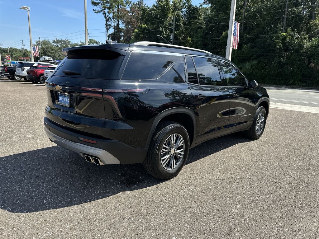 2025 Chevrolet Traverse photo 16