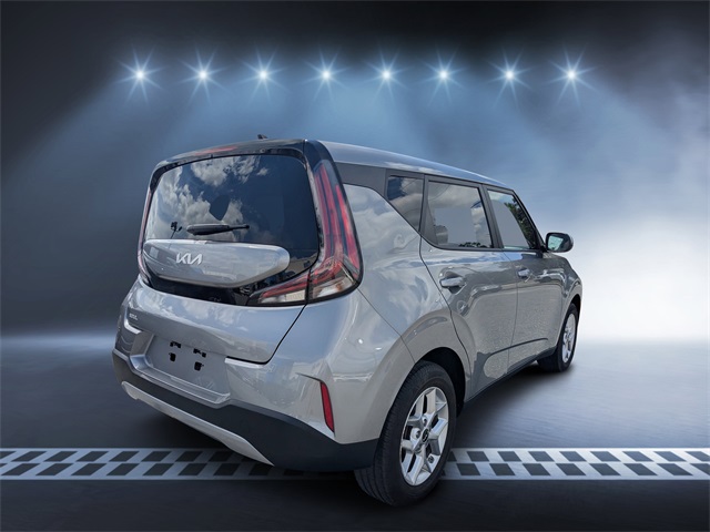2024 Kia Soul LX photo 3