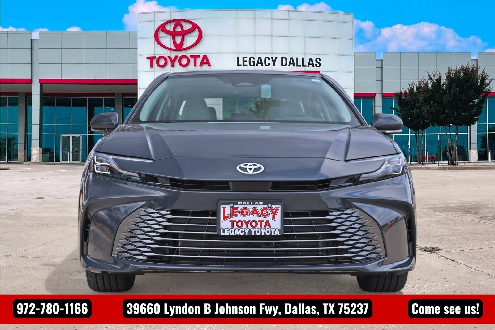 2026 Toyota Camry XLE photo 4