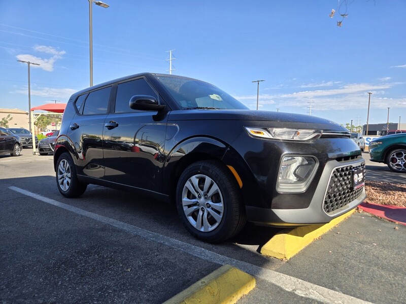 2020 Kia Soul LX photo 2