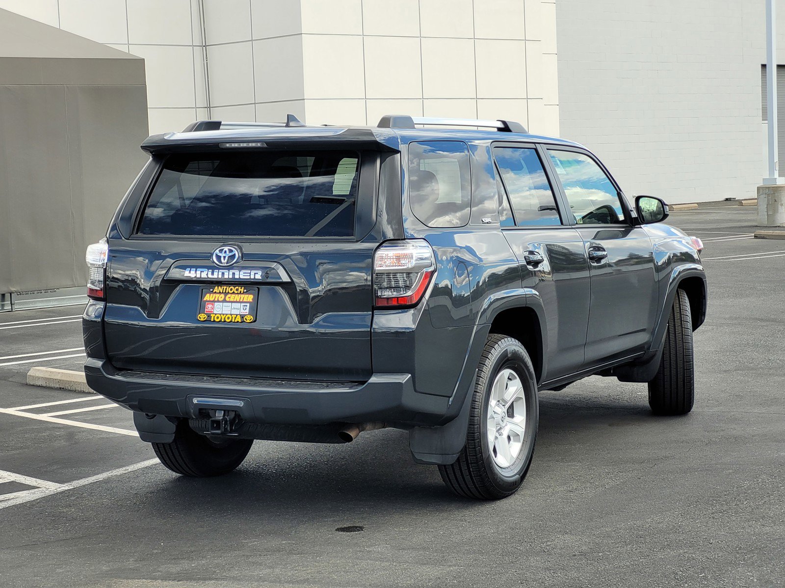 2024 Toyota 4Runner SR5 photo 4