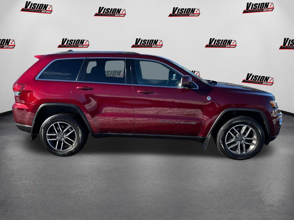 2020 Jeep Grand Cherokee Laredo photo 4