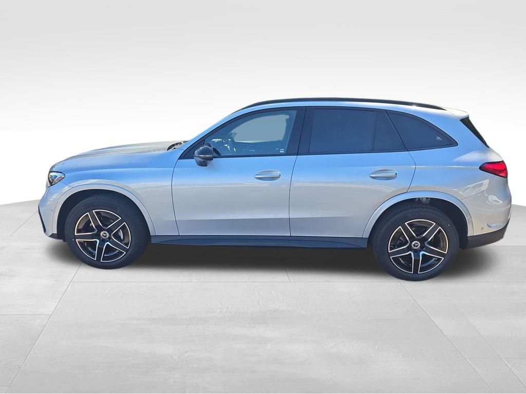 2026 Mercedes Benz GLC 300 4MATIC photo 2