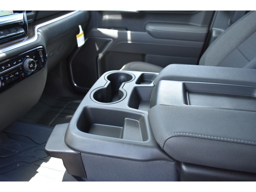 2025 Chevrolet Silverado 1500 LT photo 27