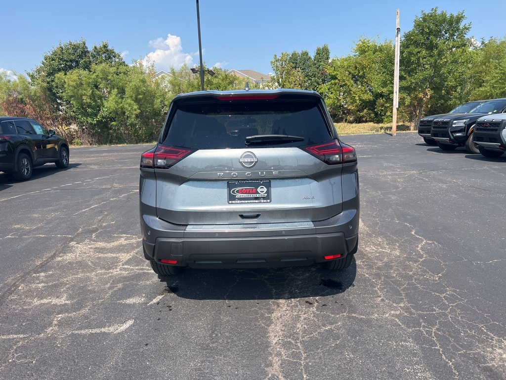 2026 Nissan Rogue SV photo 4