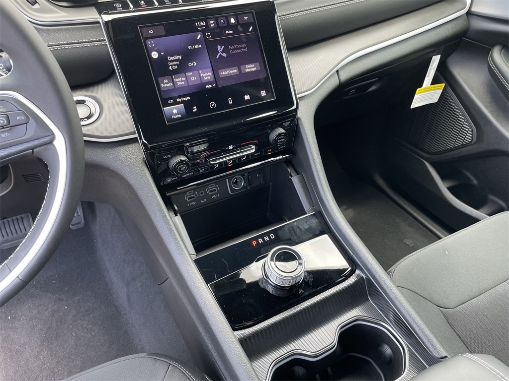2025 Jeep Grand Cherokee Laredo photo 24