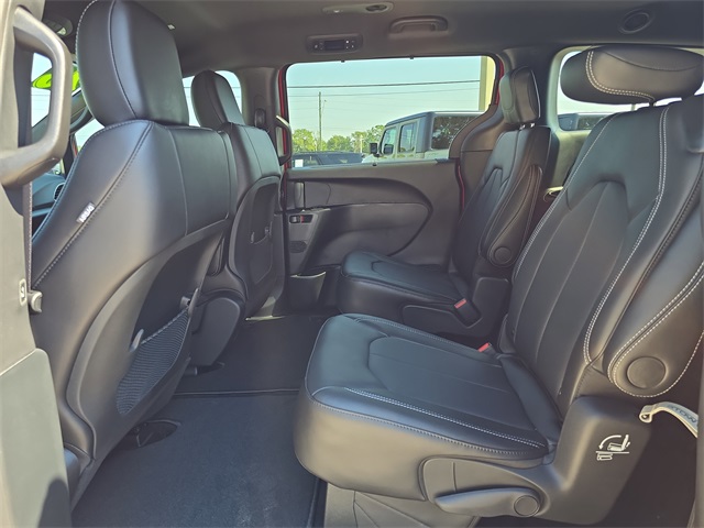2026 Chrysler Voyager LX photo 12