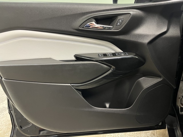 2025 Chevrolet Trax LT photo 24