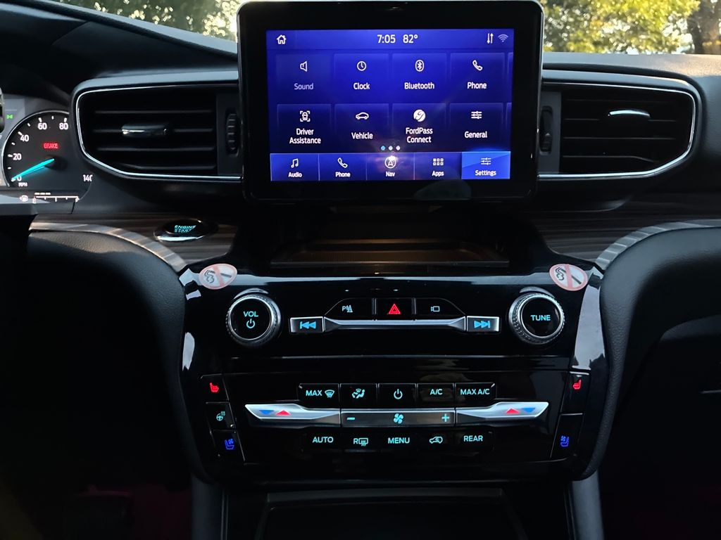2023 Ford Explorer Limited photo 18