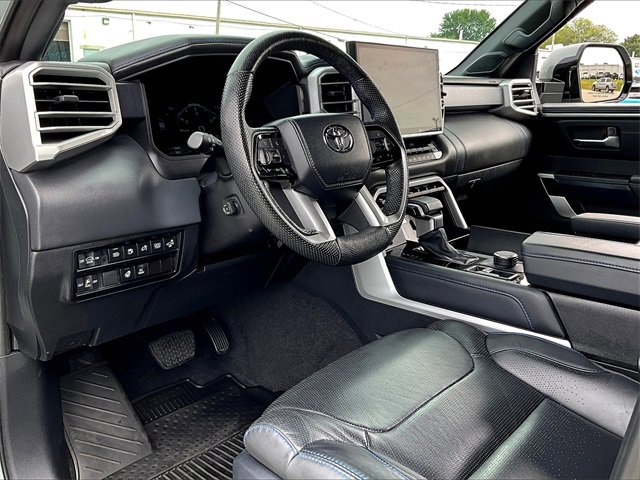 2024 Toyota Sequoia 350 F SPORT photo 8