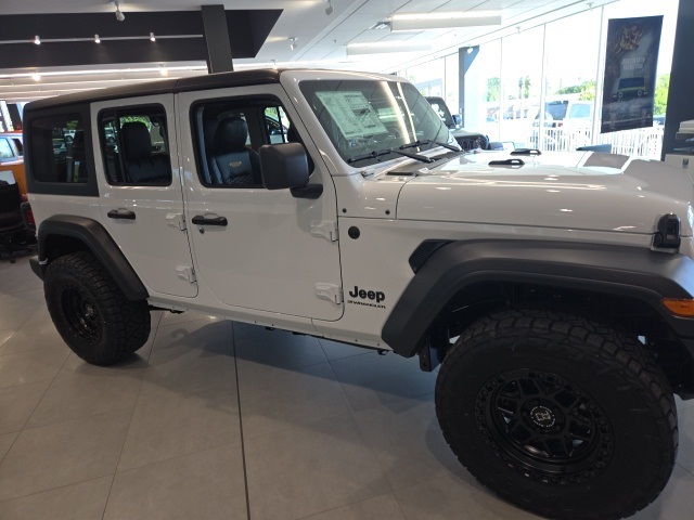2025 Jeep Wrangler Sport photo 4