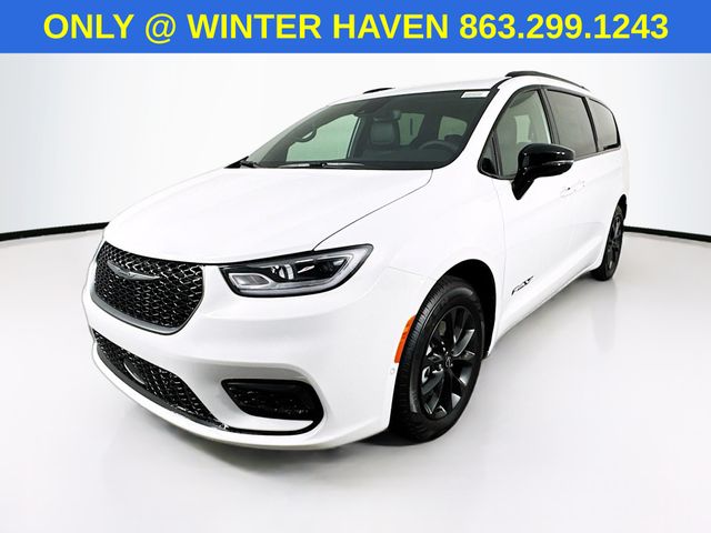 2025 Chrysler Pacifica photo 3