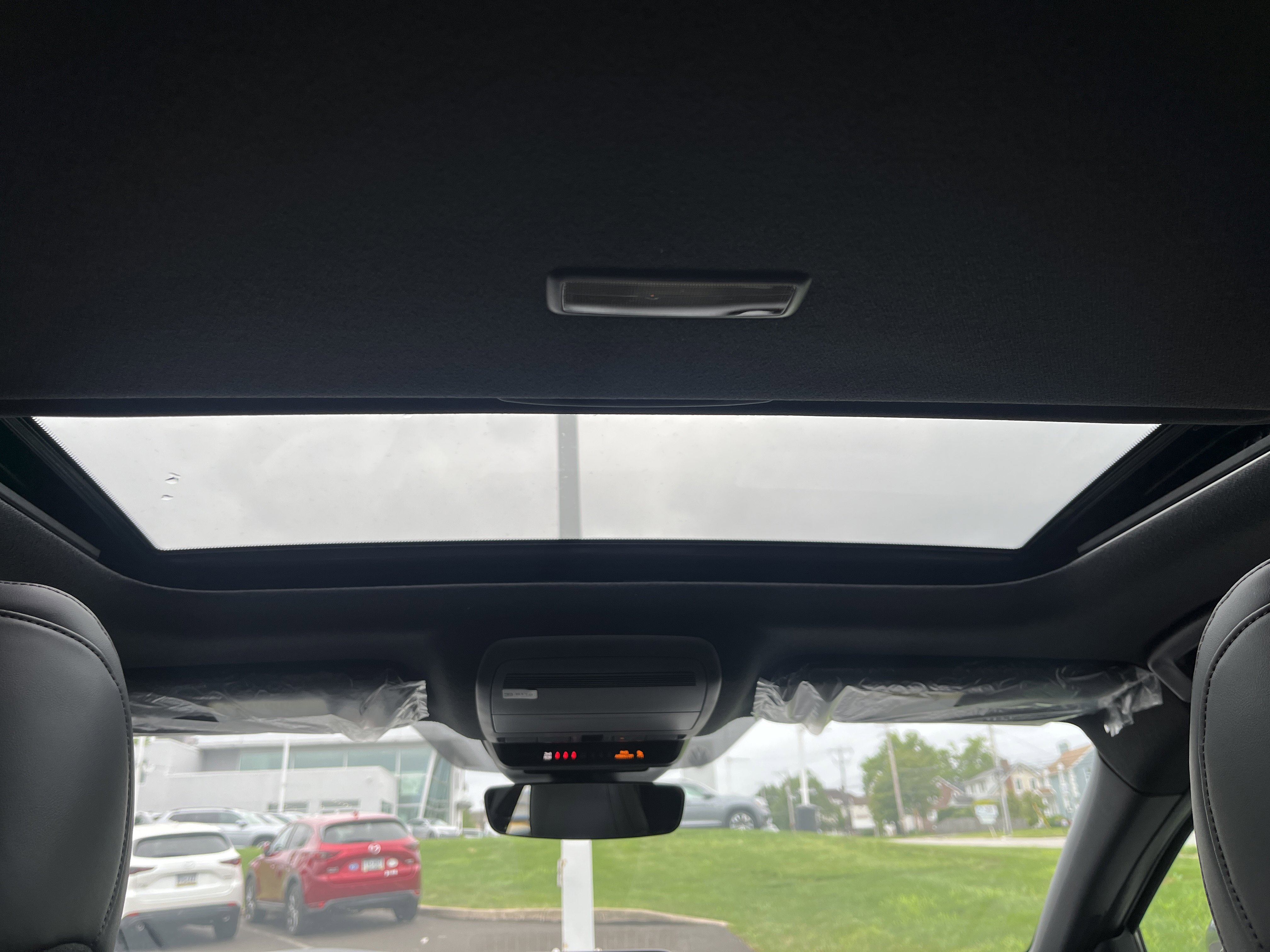 2025 Mazda Mazda3 Hatchback 2.5 s Preferred photo 3