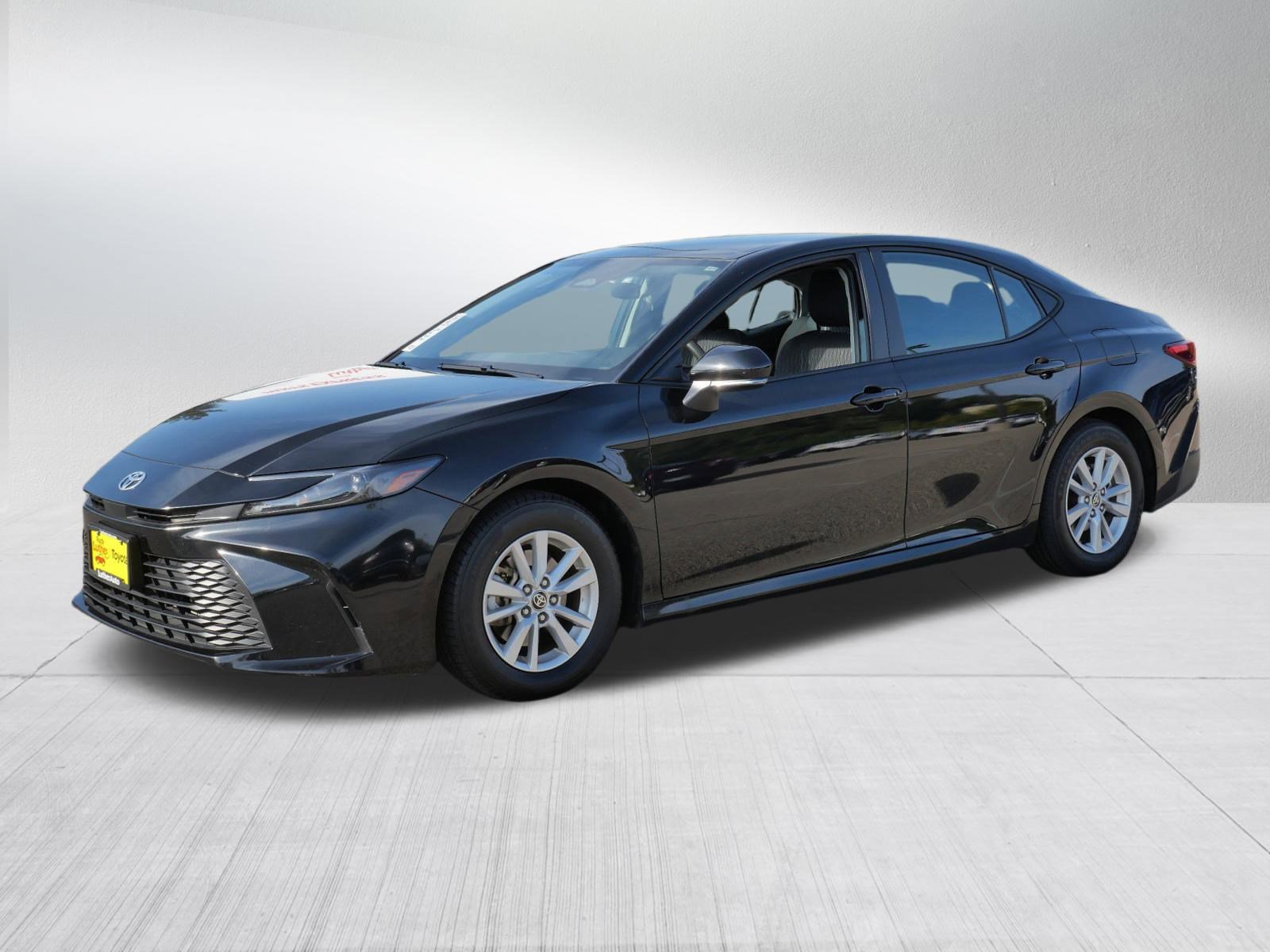 2025 Toyota Camry LE photo 3