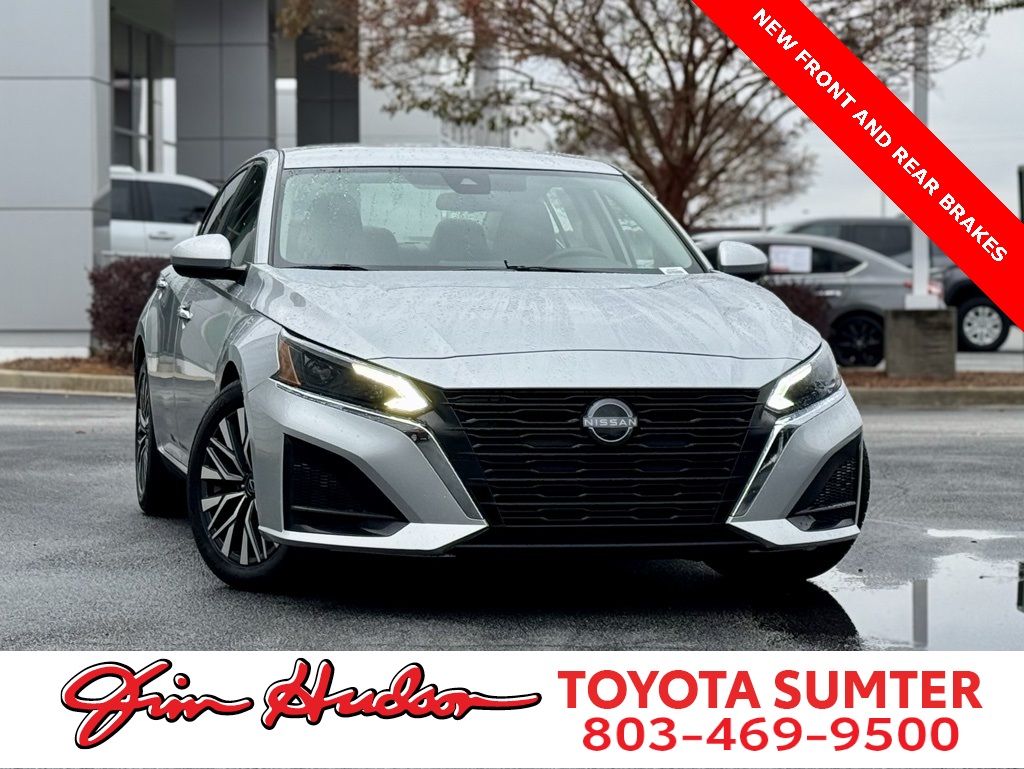 2023 Nissan Altima SV's photo