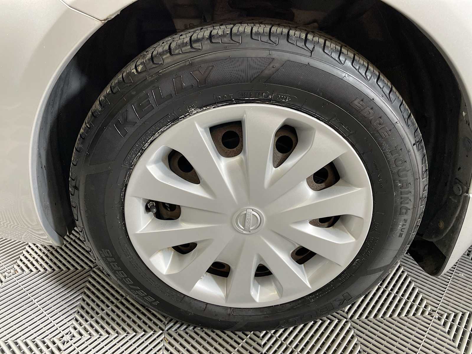 2012 Nissan Versa SV photo 26