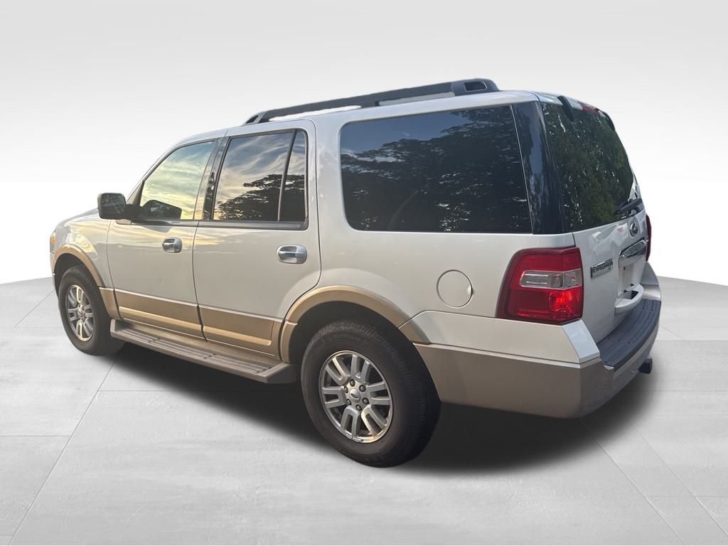 2012 Ford Expedition XLT photo 2